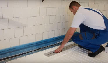 Instalacja montażu systemu ogrzewania podłogowego Uponor Siccus